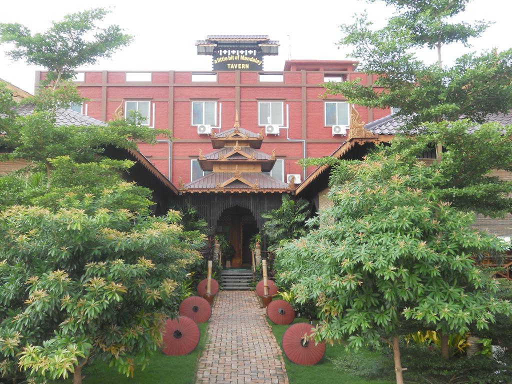 Bed and Breakfast A Little Bit Of Mandalay Tavern Экстерьер фото