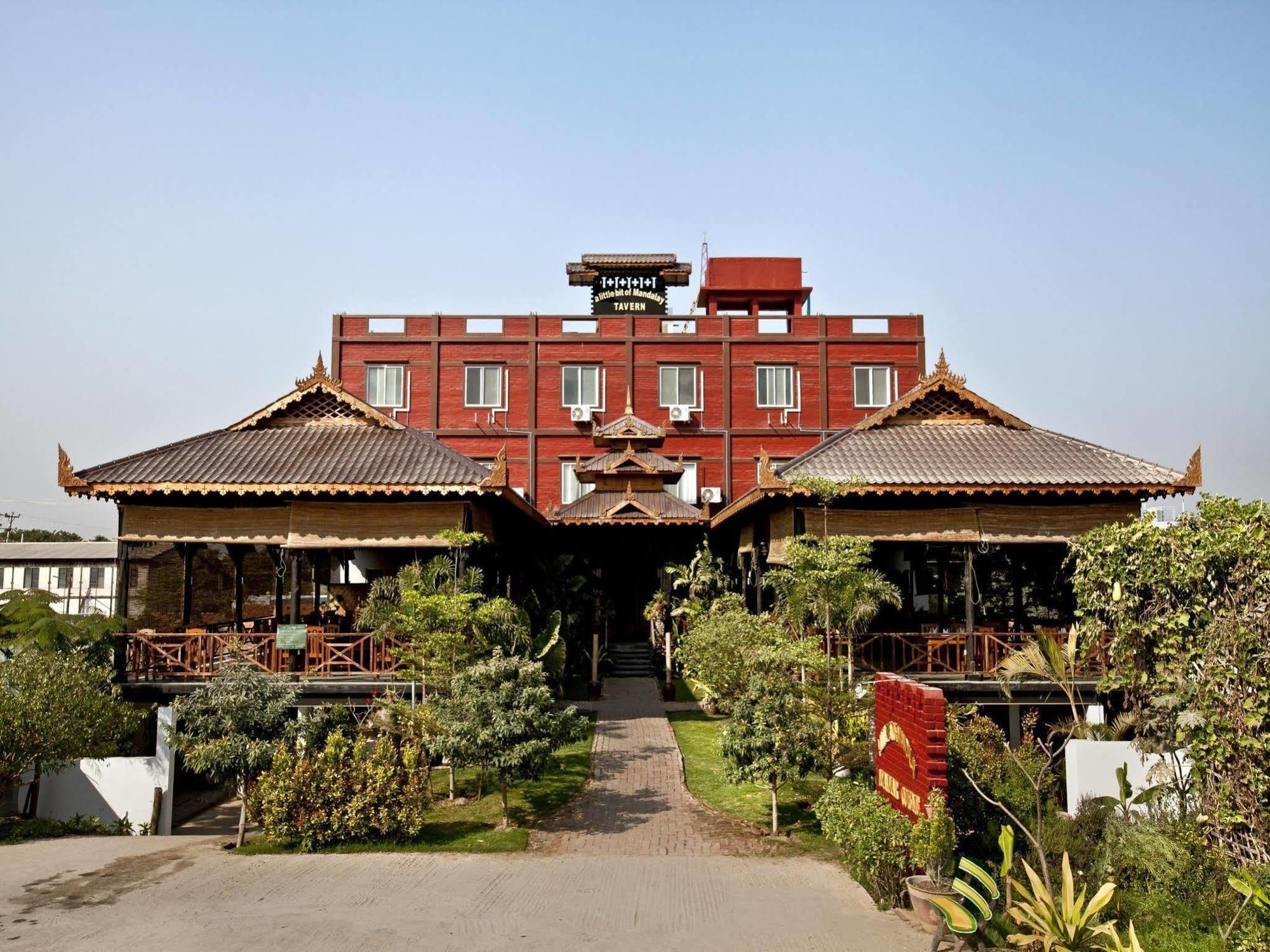 Bed and Breakfast A Little Bit Of Mandalay Tavern Экстерьер фото